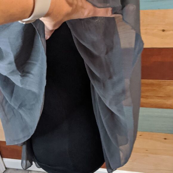 NWT SMALL black and gray blouse - Picture 2 of 6